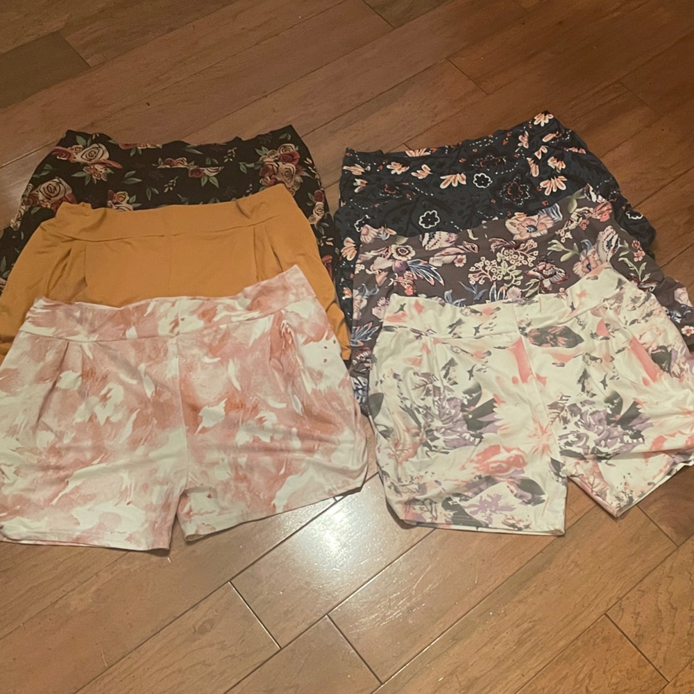 Floral and Solid Patterned Knit Shorts Set